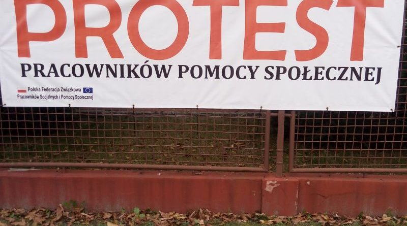 strajk pracownikow opieki spolecznej irfan 800x445 - Strajk na Czereśniowej